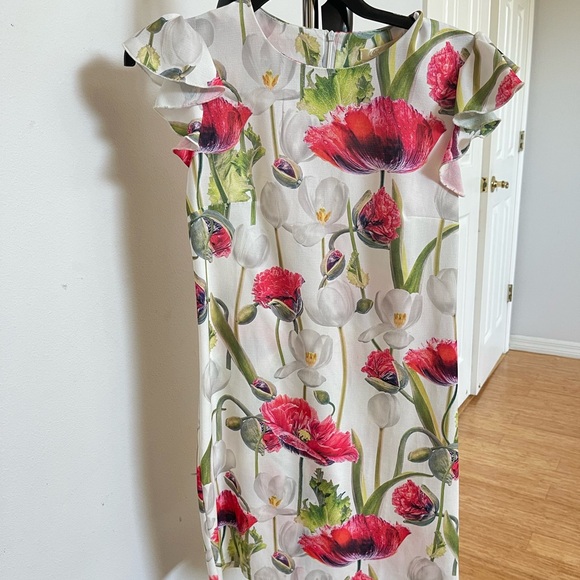 Oscar de la Renta Dresses & Skirts - Oscar de la Renta Red and Green Floral Midi Dress